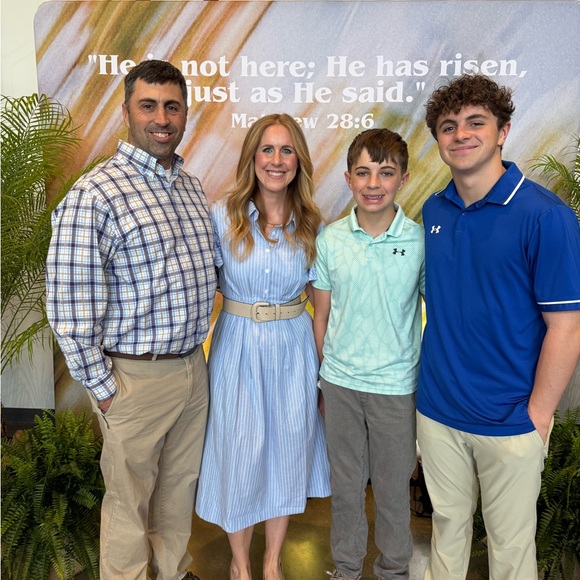 Meet your ❤️SUGGESTED USER❤️ posher, April - Picture 6 of 9